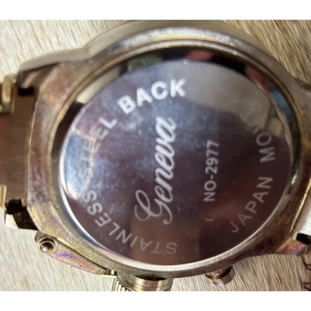 Geneva metallic movement